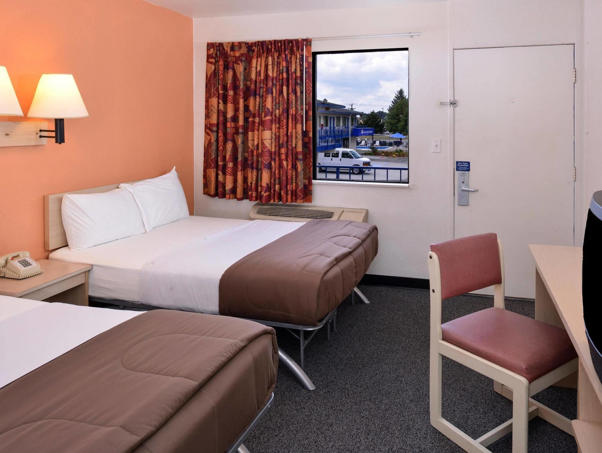 Hotel Inn, Anderson, Indiana 2*